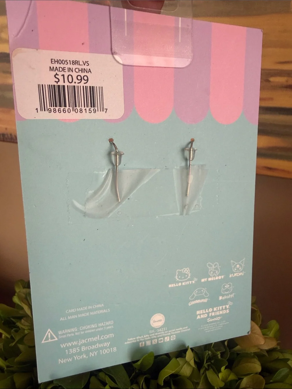 HELLO KITTY AND FRIENDS 🐰 CUTE GLITTERY EASTER BUNNY🐰 DANGLE EARRINGS 🌟NWT🌟